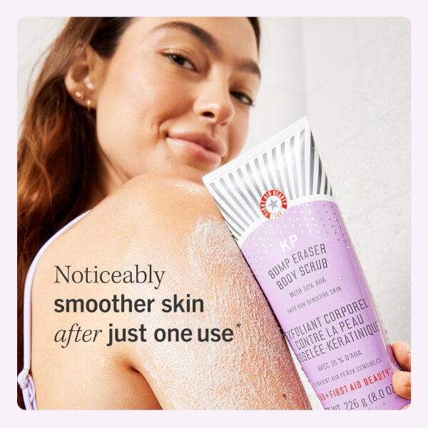 First Aid Beauty First Aid Beauty KP Bump Eraser Body Scrub con 10% AHA 226ml Italia