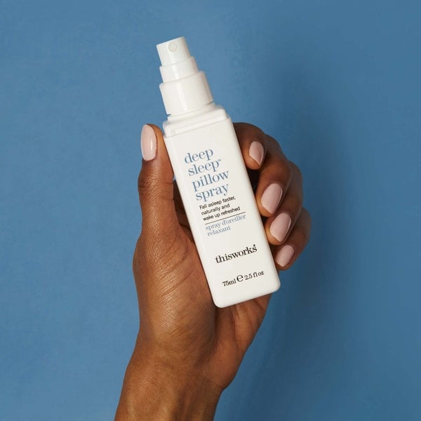 this works this works Spray per cuscino Deep Sleep (75ml) Negozio online di fabbrica