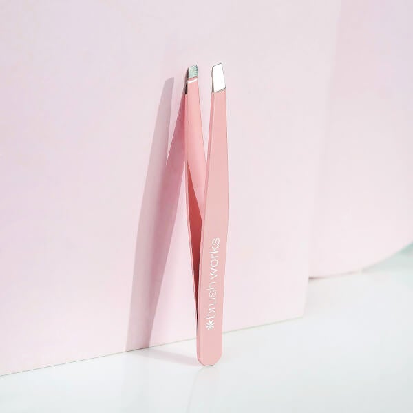 brushworks brushworks Precision Slanted Tweezers Spedizione Gratuita