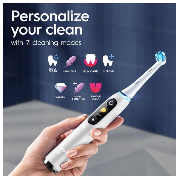 Oral B Oral B iO9 White Alabaster Electric Toothbrush with Charging Travel Case Offerta per la Festa della Mamma
