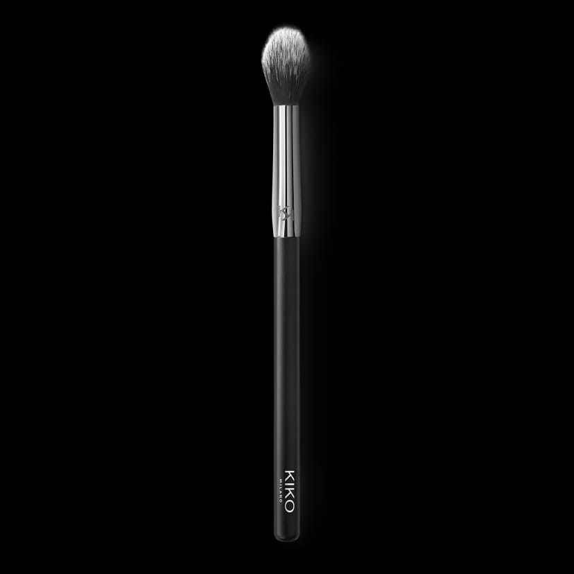 Kikocosmetics face 17 highlighter brush Fino al 55% di sconto