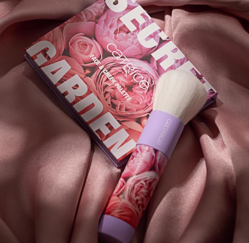 Catrice Catrice Secret Garden pennello per blush contouring e illuminante Saldi Di Fabbrica