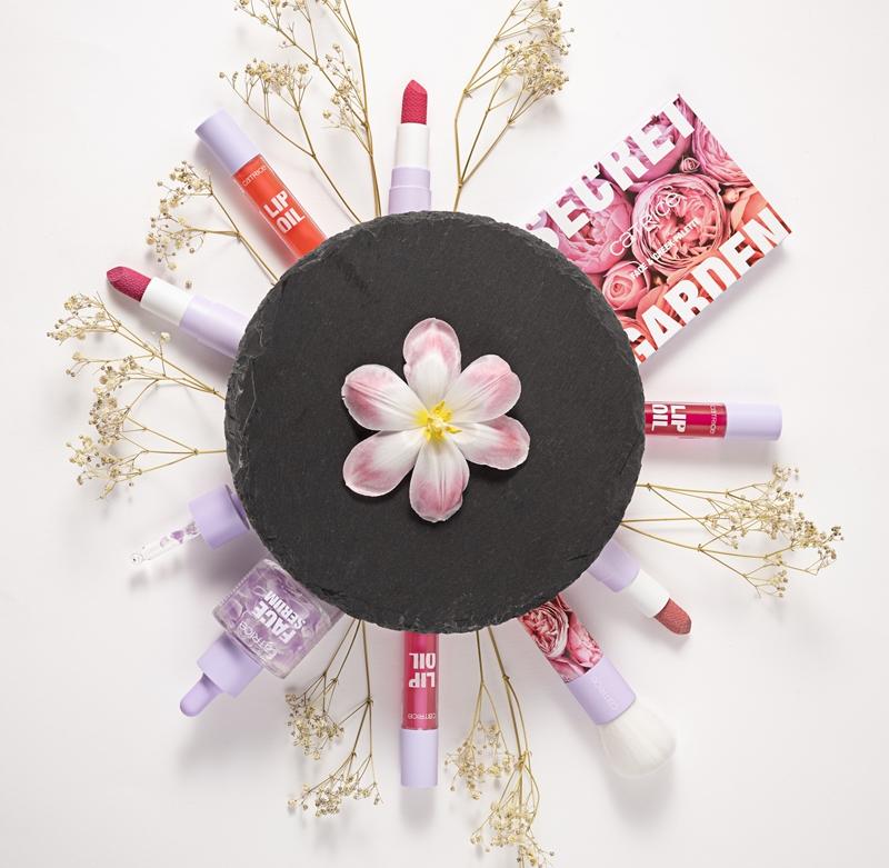 Catrice Catrice Secret Garden pennello per blush contouring e illuminante Saldi Di Fabbrica